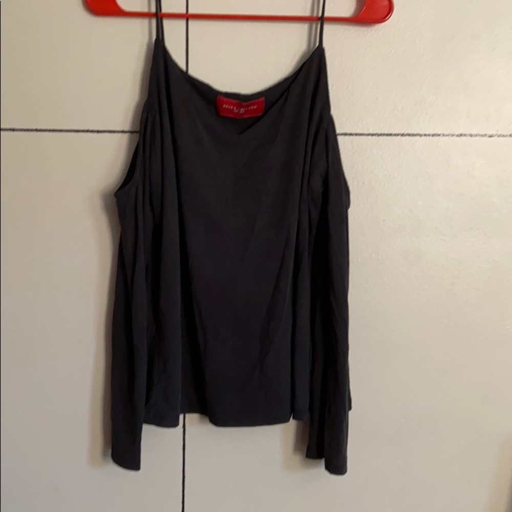 Akira top